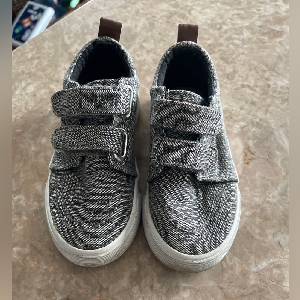 ✨ Toddler Boy Sneakers Size 6✨